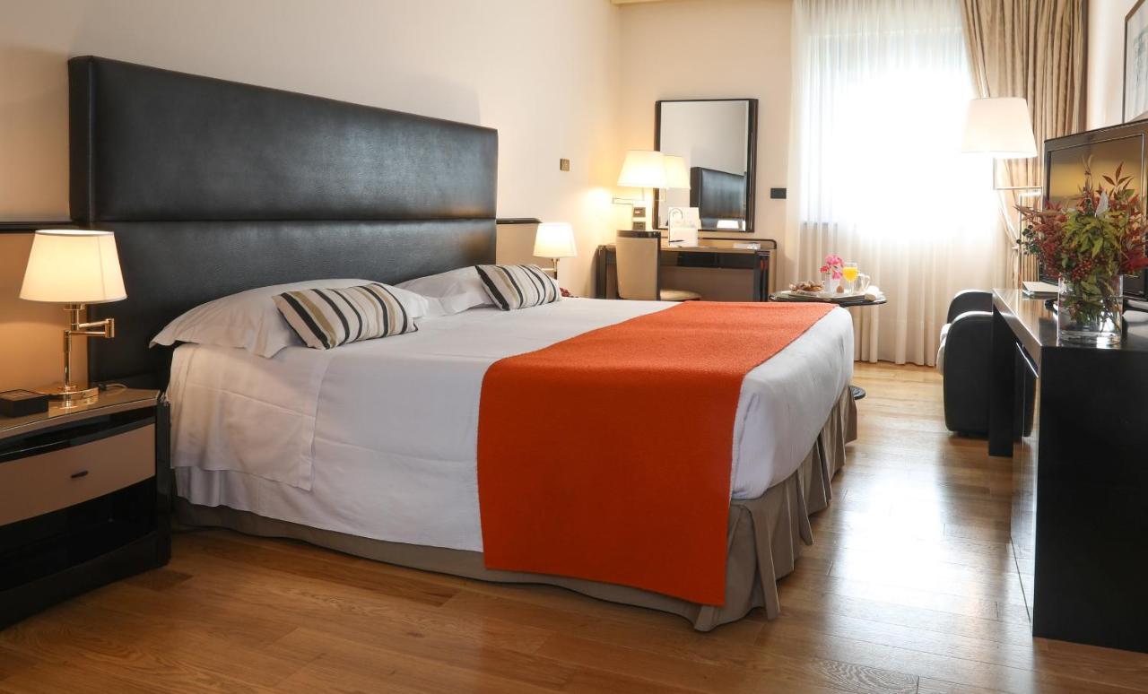 גוביו Park Hotel Ai Cappuccini מראה חיצוני תמונה
